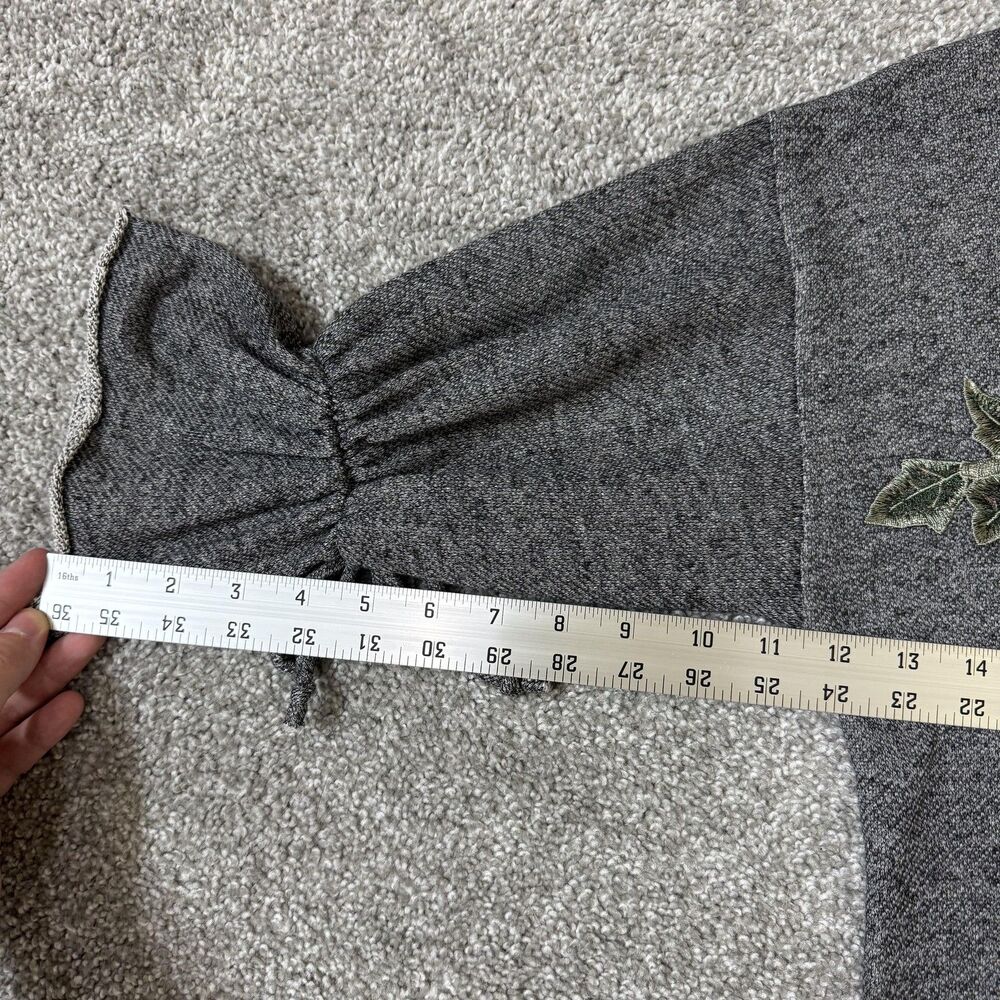 Voila Sweater Womens Medium Gray Rose Embroidered 3/4 Bell Sleeve Pullover Knit - Picture 10 of 10